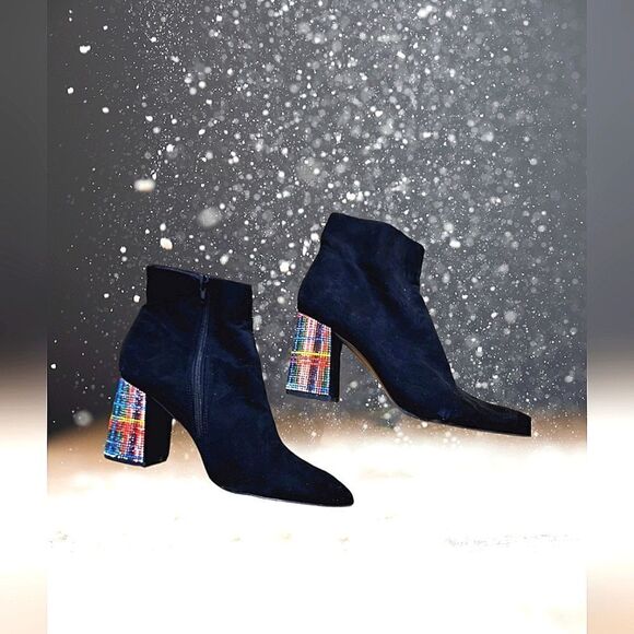 Betsy Johnson - Picture 2 of 15